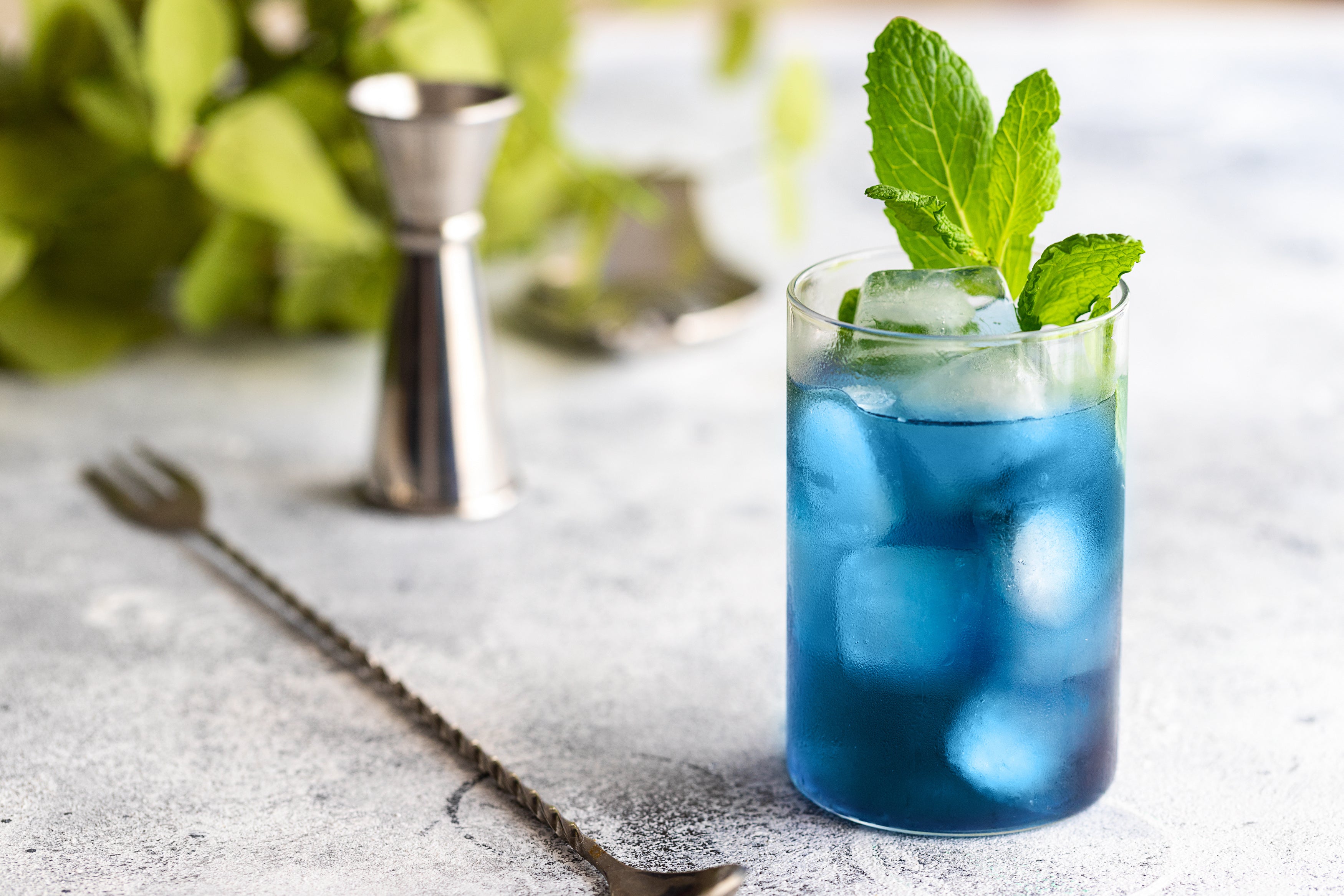The Best Types of Ice for Bars and Cocktail Lounges